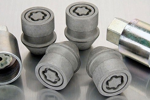 Explorar Ford EcoSport - Accesorios – Exterior - Tuercas de Seguridad.